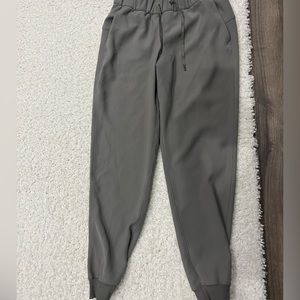 LULULEMON on the fly joggers